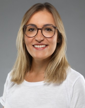 Tijana Peric Leiterin Finanzen & Administration bei zahnarztzentrum.ch